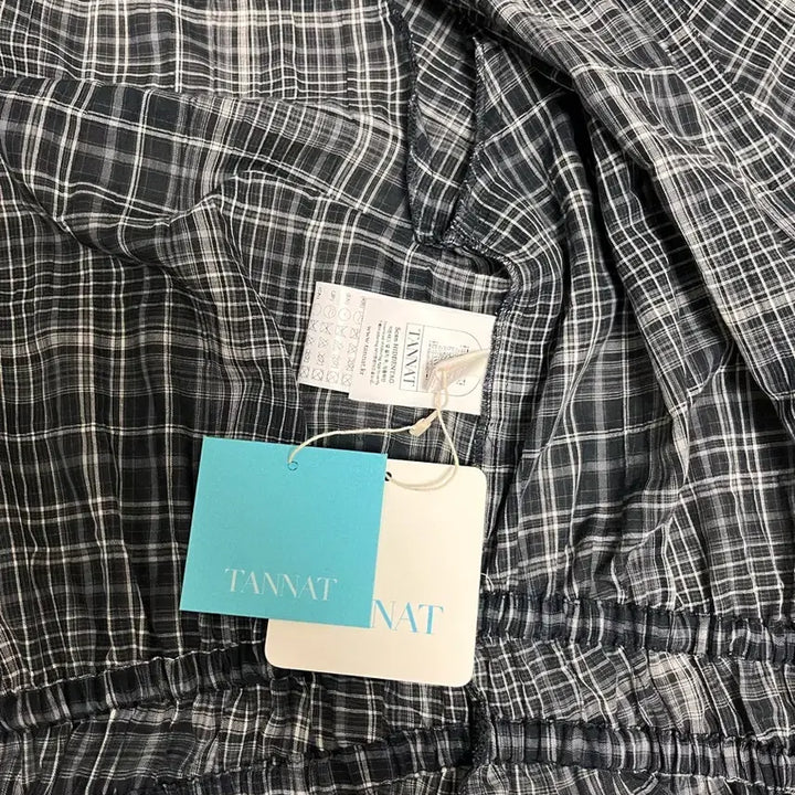 [SOLD OUT] 타낫 클레어 스모크 블라우스(새상품)