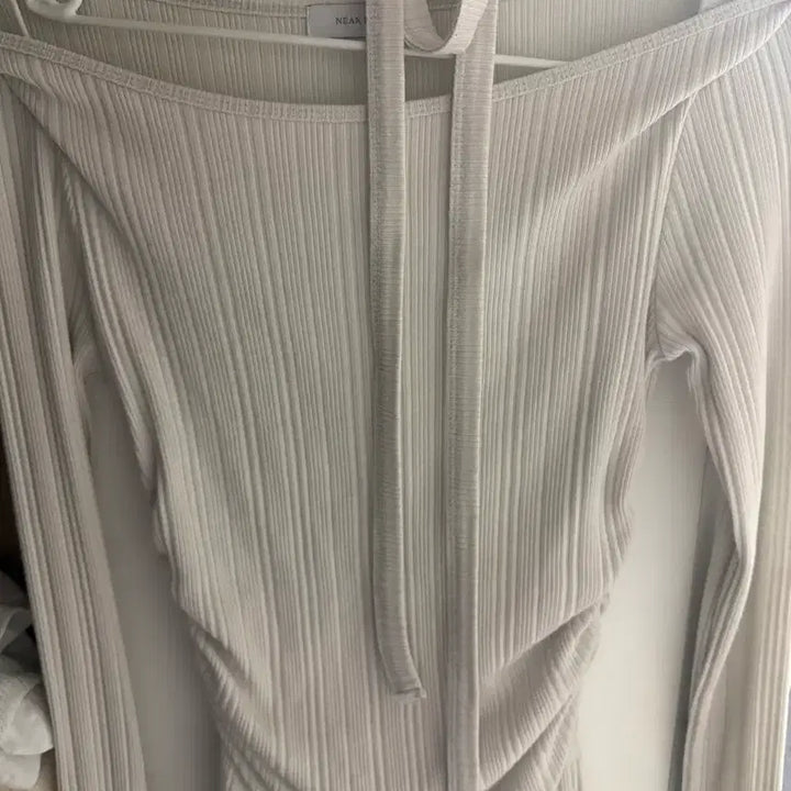 [BUNJANG] Self-Made Off-Shoulder Knit Top &amp; Choker Set / (자체제작) 오프셜더 니트 + 초커끈 set