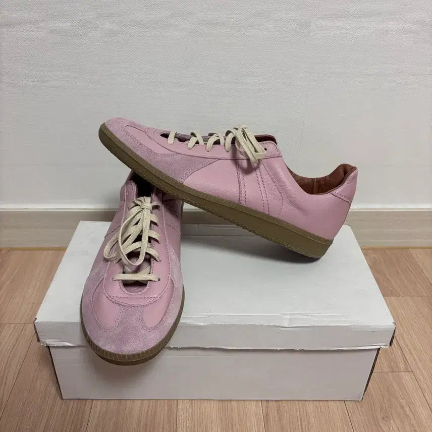 [SOLD OUT] 새상품) 275 (43) 리프로덕션오브파운드 독일군 스니커즈 핑크