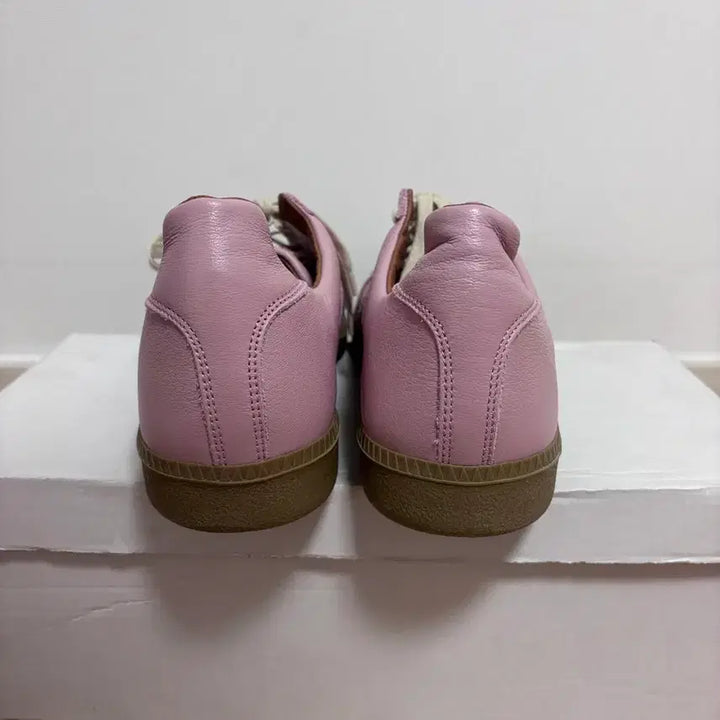 [SOLD OUT] 새상품) 275 (43) 리프로덕션오브파운드 독일군 스니커즈 핑크