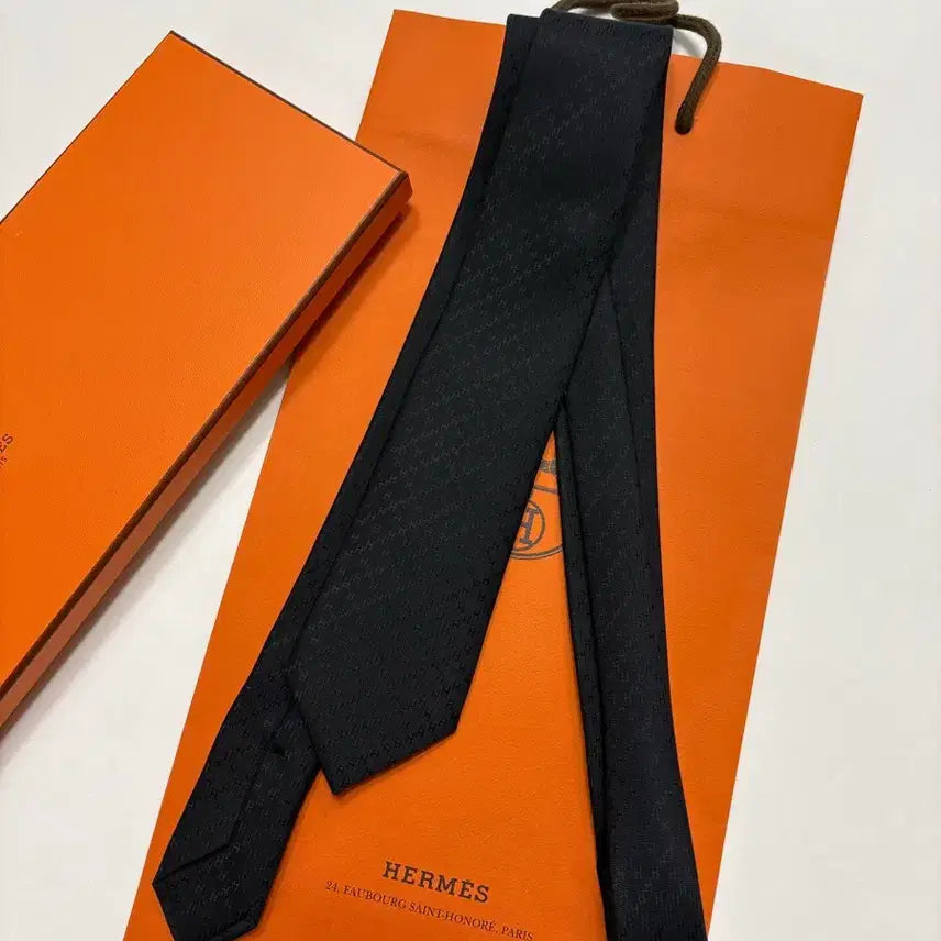 [SOLD OUT] 에르메스 넥타이 블랙
