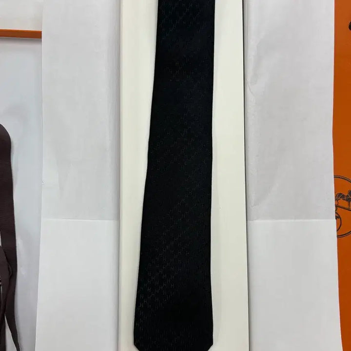 [SOLD OUT] 에르메스 넥타이 블랙