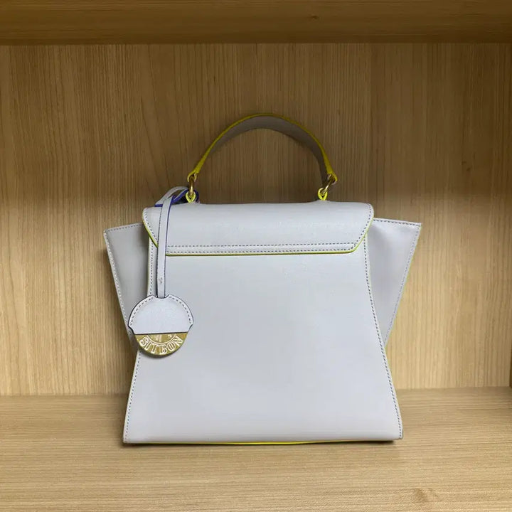 [BUNJANG] Gray Shoulder Bag with Yellow Accent / 그레이 핸드백