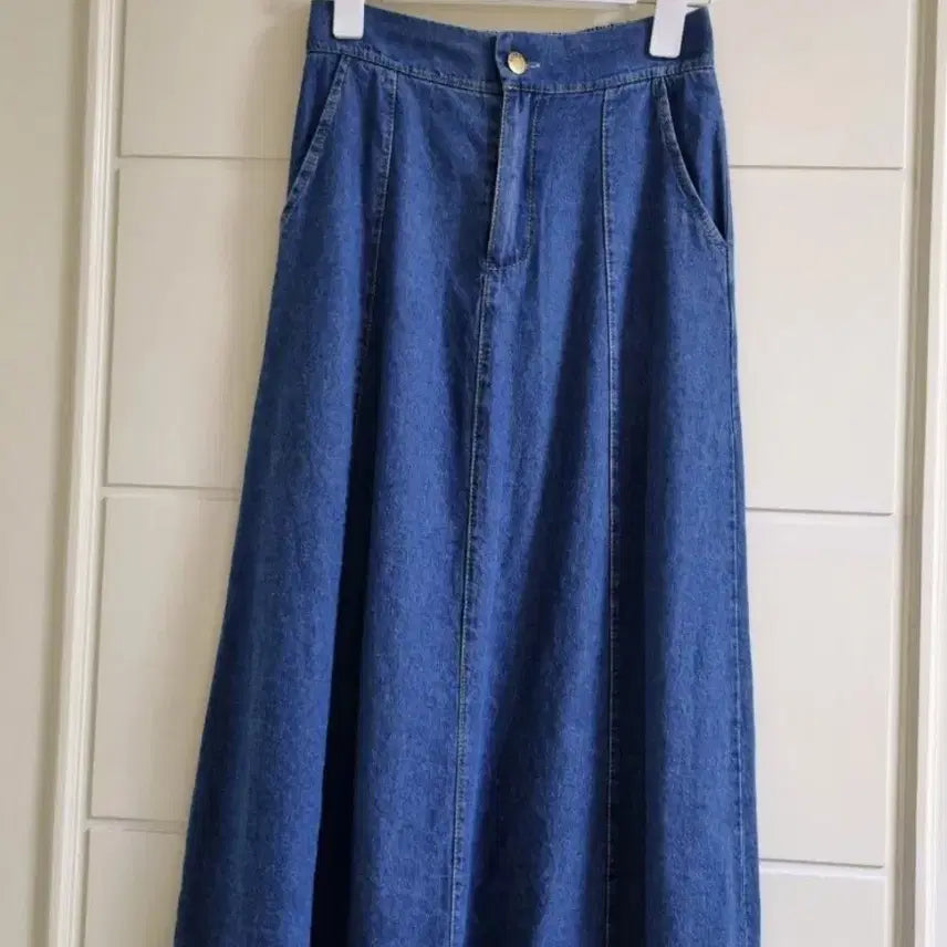 [BUNJANG] Mid-Length Dark Wash Denim Skirt with Front Slit / 진청 롱스커트