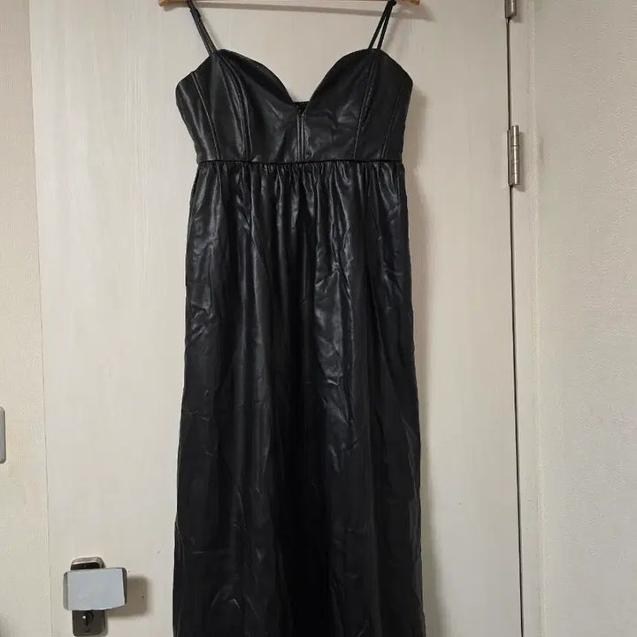 [SOLD OUT] ZARA 자라  페이크 레더 롱 원피스