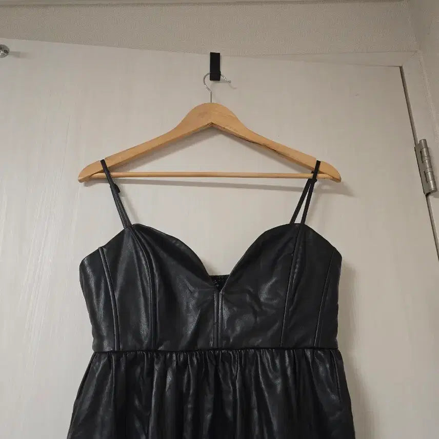 [SOLD OUT] ZARA 자라  페이크 레더 롱 원피스