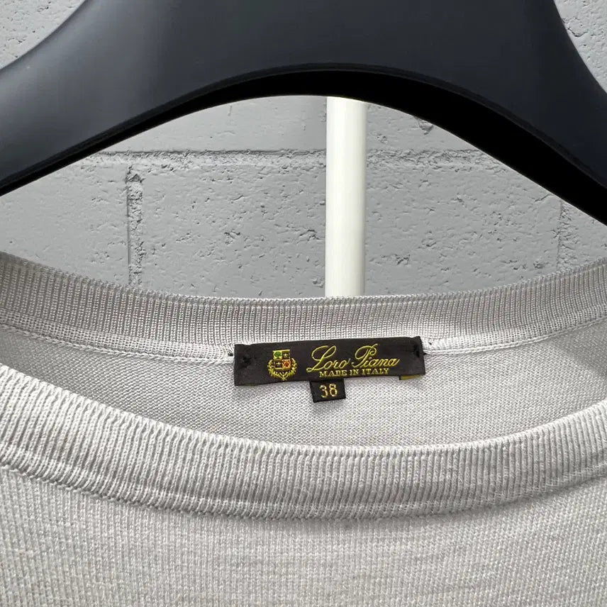 [SOLD OUT] AB2  / 로로피아나 캐시미어 그레이 절개 니트 38size