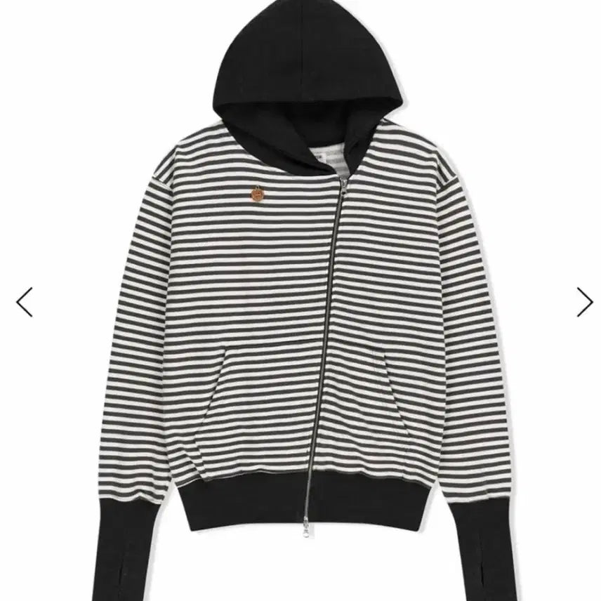 [BUNJANG] The Museum Visitor Hoodie Black / 더뮤지엄비지터 후드집업 블랙 색상 (카시코마뗑킴미스치프오호스애즈온스컬프터