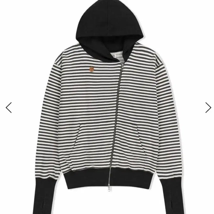 [BUNJANG] The Museum Visitor Hoodie Black / 더뮤지엄비지터 후드집업 블랙 색상 (카시코마뗑킴미스치프오호스애즈온스컬프터