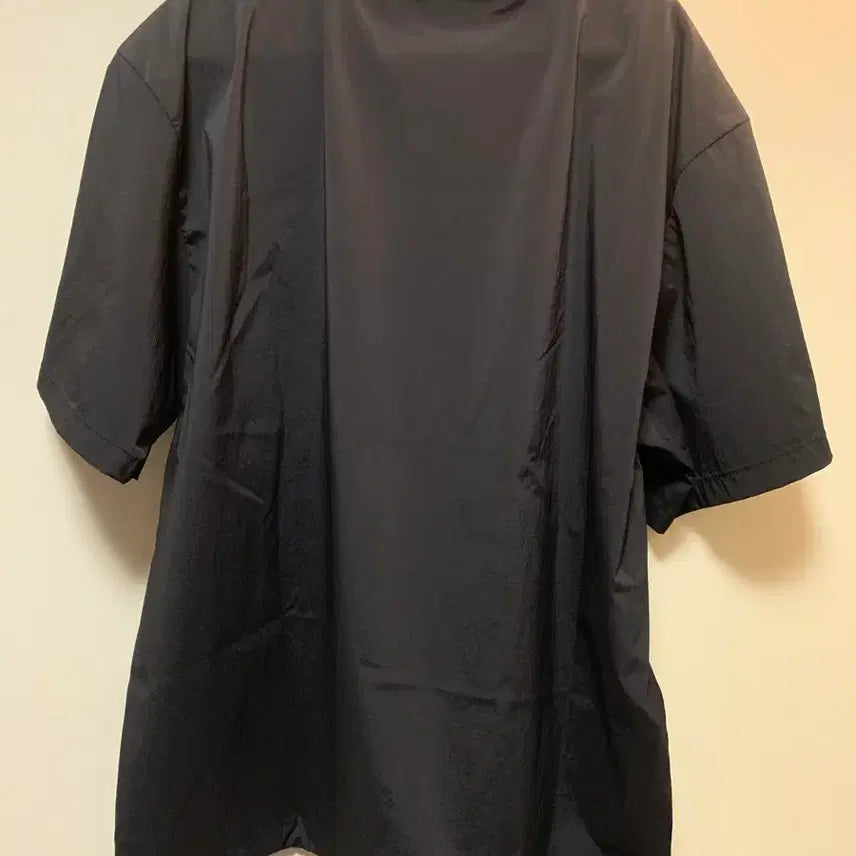 [BUNJANG] Calvin Klein Nylon Woven Short-Sleeve T-Shirt (Black) / 캘빈클라인 스포츠 나일론 우븐 반팔 피스테 유니 (블랙)