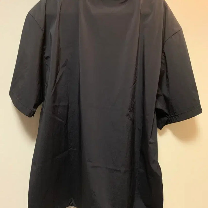 [BUNJANG] Calvin Klein Nylon Woven Short-Sleeve T-Shirt (Black) / 캘빈클라인 스포츠 나일론 우븐 반팔 피스테 유니 (블랙)