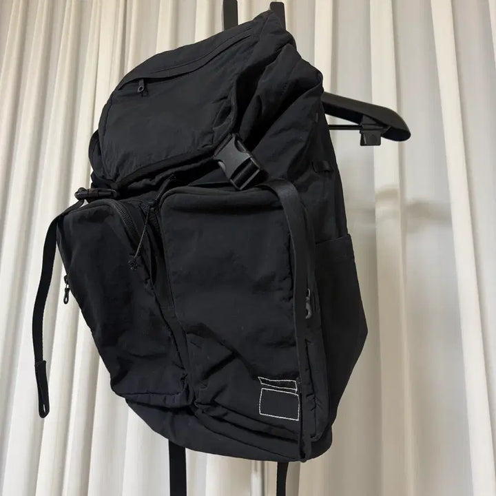 [BUNJANG] Blankof Double Clasp Backpack Black / 블랭코브 더블 클라스프 백팩 블랙