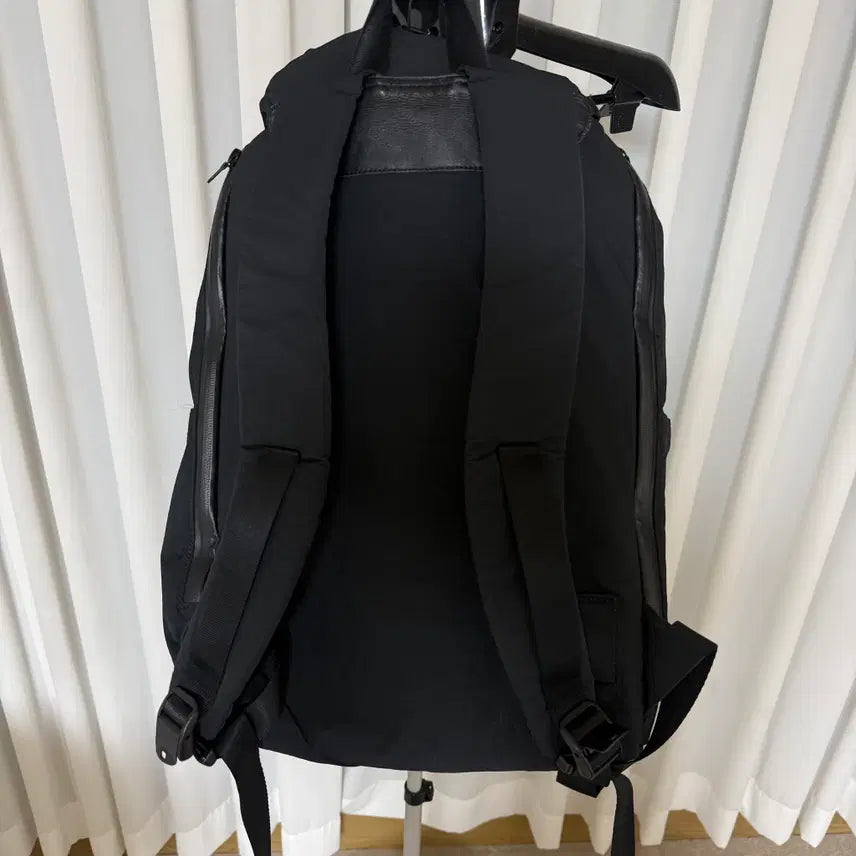 [BUNJANG] Blankof Double Clasp Backpack Black / 블랭코브 더블 클라스프 백팩 블랙
