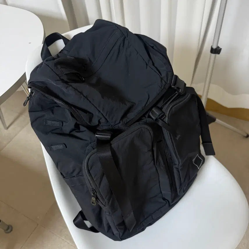 [BUNJANG] Blankof Double Clasp Backpack Black / 블랭코브 더블 클라스프 백팩 블랙