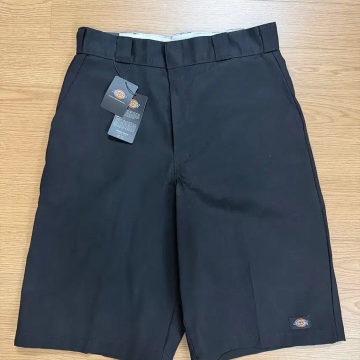 [SOLD OUT] (새상품) 디키즈 블랙 반바지 루즈핏 워크쇼츠 32