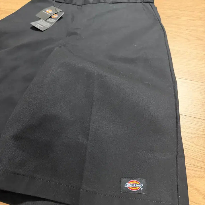[SOLD OUT] (새상품) 디키즈 블랙 반바지 루즈핏 워크쇼츠 32