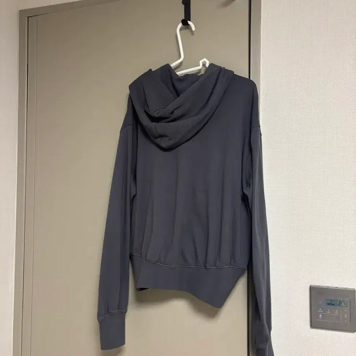 [SOLD OUT] 누마레 EE 차콜 후드집업 Xl