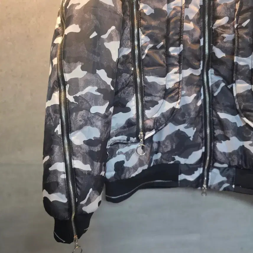 [BUNJANG] Luxury Camouflage Bomber Jacket / 초력셔리 카모플라쥬. 봄버 자켓.