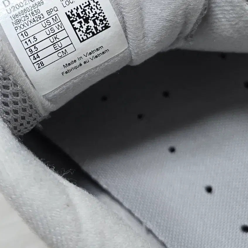 [BUNJANG] New Balance 2002R Gray Sneakers / 뉴발란스 2002R 그레이 운동화 9.5사이즈
