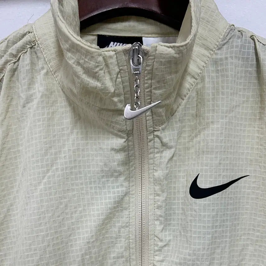 [BUNJANG] Nike Swoosh Logo Woven Crop Jacket Cream / 나이키 스우시 로고 우븐 크롭 자켓 크림컬러