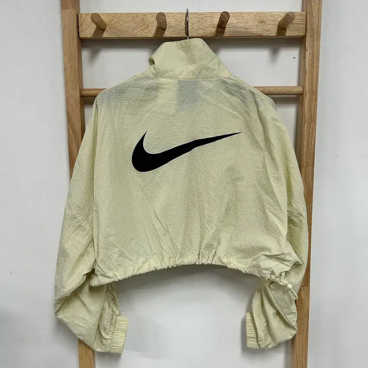[BUNJANG] Nike Swoosh Logo Woven Crop Jacket Cream / 나이키 스우시 로고 우븐 크롭 자켓 크림컬러