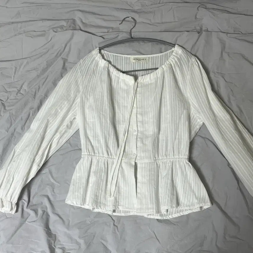 [BUNJANG] Mono Daily Andew Puff Blouse White / 새제품) 모노데일리 앤듀 퍼프 블라우스 화이트