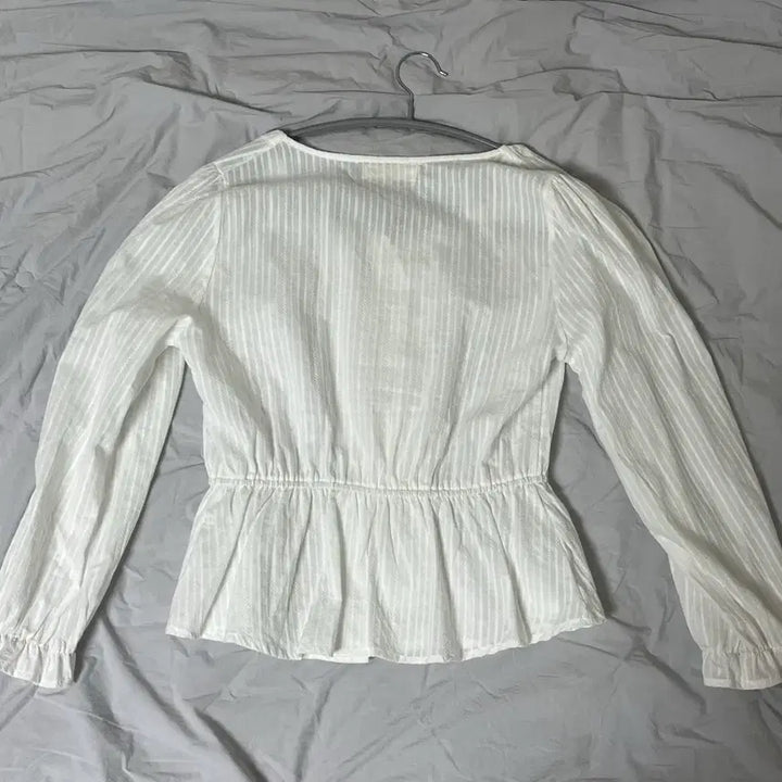 [BUNJANG] Mono Daily Andew Puff Blouse White / 새제품) 모노데일리 앤듀 퍼프 블라우스 화이트