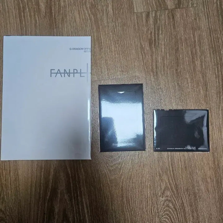 [BUNJANG] G-Dragon (GD) Membership Kit Love Ver. Bundle Set / 지디 팸키트 love ver 파우치,포스터,포카 스탠드 &amp; 홀더 판매