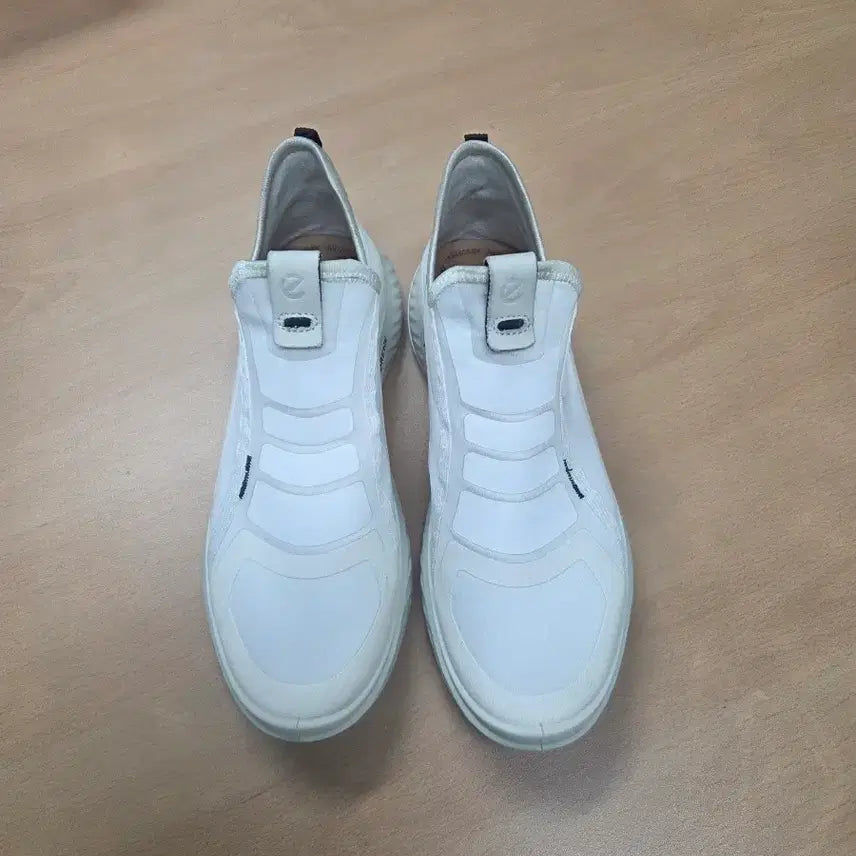 [SOLD OUT] 에코 여성운동화 245미리