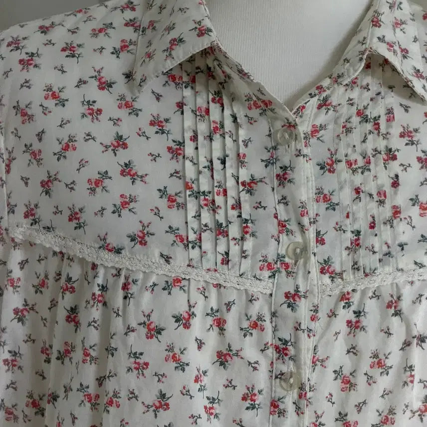 [BUNJANG] Floral Lace Puff Short Sleeve Blouse Shirt / 잔꽃무늬 레이스 퍼프 반팔 블라우스 셔츠 어항빈티지진리엣팃시베이비베어소소