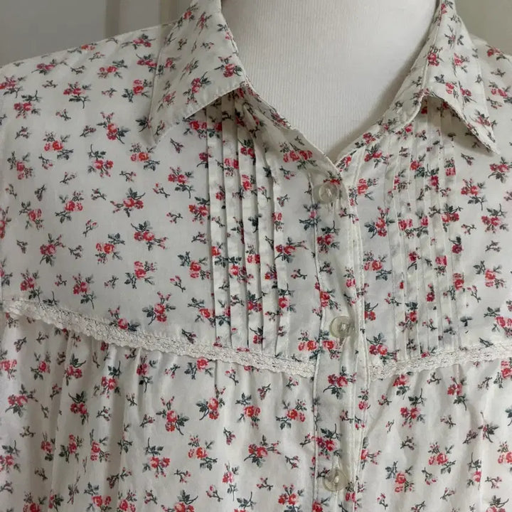 [BUNJANG] Floral Lace Puff Short Sleeve Blouse Shirt / 잔꽃무늬 레이스 퍼프 반팔 블라우스 셔츠 어항빈티지진리엣팃시베이비베어소소