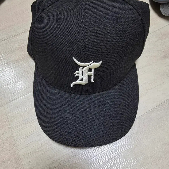 [SOLD OUT] 피오갓 에센셜 MLB 캡