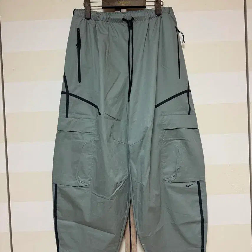[BUNJANG] Nike Tech Cargo Pants M Light Army/Black / 나이키 테크 카고 스니커즈 팬츠 M 라이트 아미:블랙 / HJ2951-3