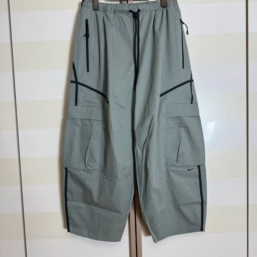 [BUNJANG] Nike Tech Cargo Pants M Light Army/Black / 나이키 테크 카고 스니커즈 팬츠 M 라이트 아미:블랙 / HJ2951-3