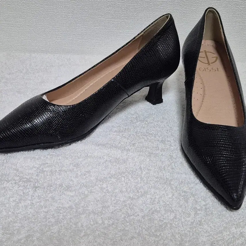 [BUNJANG] Zzese Black Snakeskin Stiletto Heels 235 / 지쎄 블랙 뱀피 스틸레토힐 235