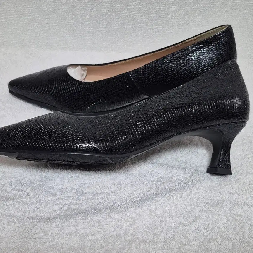 [BUNJANG] Zzese Black Snakeskin Stiletto Heels 235 / 지쎄 블랙 뱀피 스틸레토힐 235
