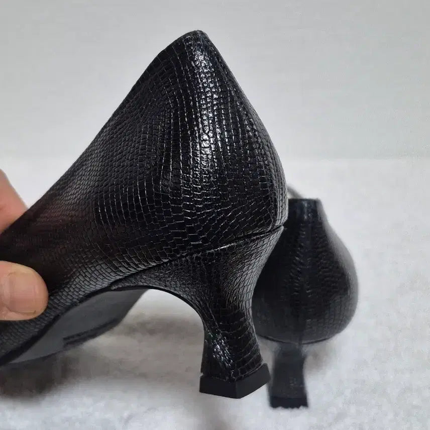 [BUNJANG] Zzese Black Snakeskin Stiletto Heels 235 / 지쎄 블랙 뱀피 스틸레토힐 235