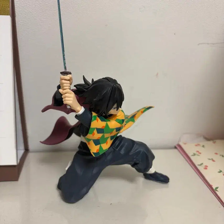[BUNJANG] Demon Slayer Giyu Figure / 귀멸의 칼날 기유 피규어