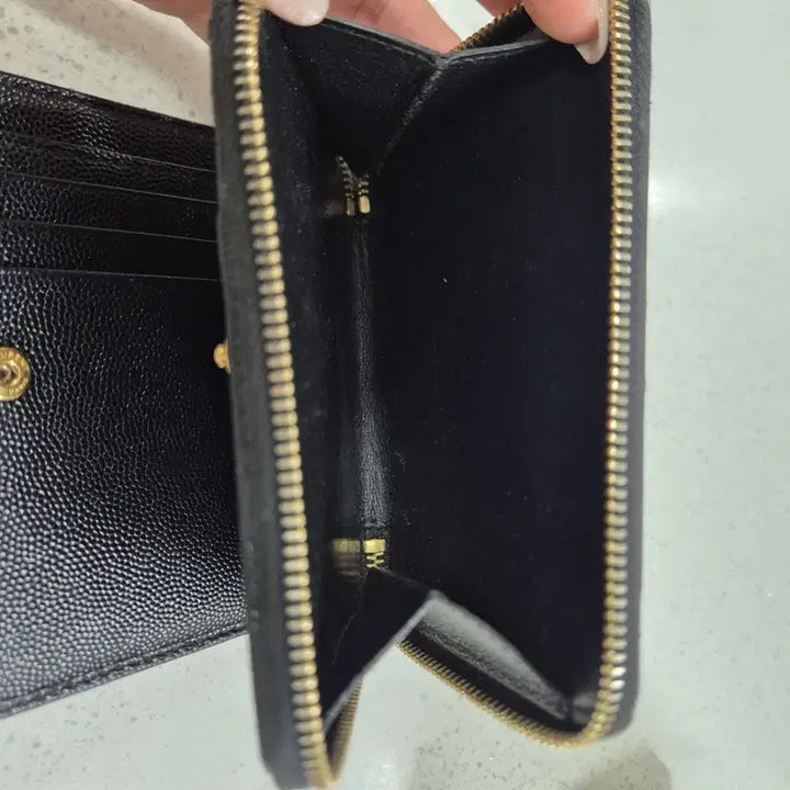 [BUNJANG] Saint Laurent Black Quilted Compact Wallet / 생로랑 불랙 컴팩트 지갑