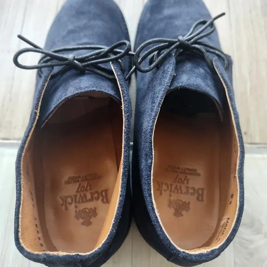 [BUNJANG] Berwick 369 Suede Chukka Boots Navy (275) / 버윅 369 스웨이드 처카부츠 네이비 (275)