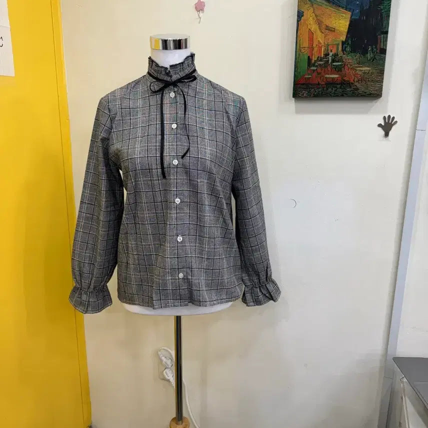[BUNJANG] SHASHA Checkered Frill Neck Blouse with Ribbon Detail / 샤샤 SHASHA 체크 프릴넥 블라우스 리본 디테일 빈티지 무드