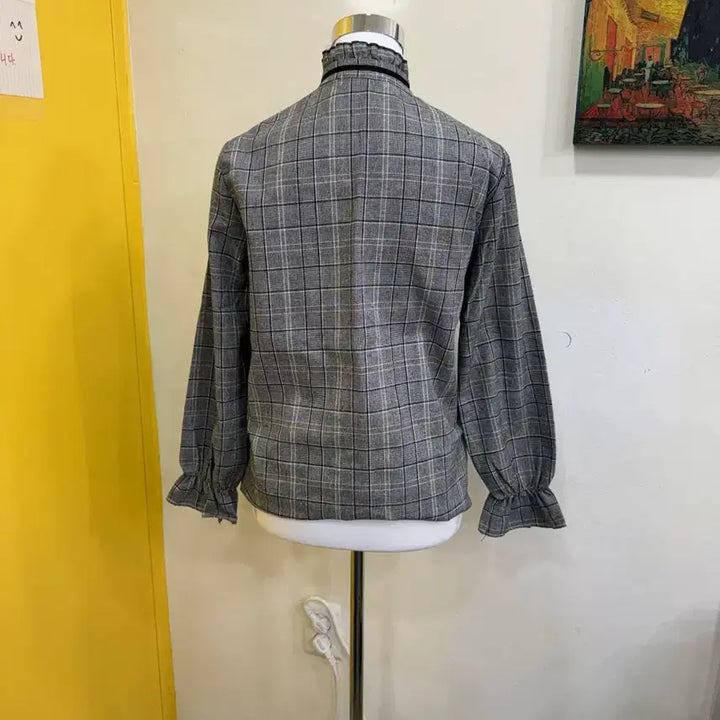 [BUNJANG] SHASHA Checkered Frill Neck Blouse with Ribbon Detail / 샤샤 SHASHA 체크 프릴넥 블라우스 리본 디테일 빈티지 무드