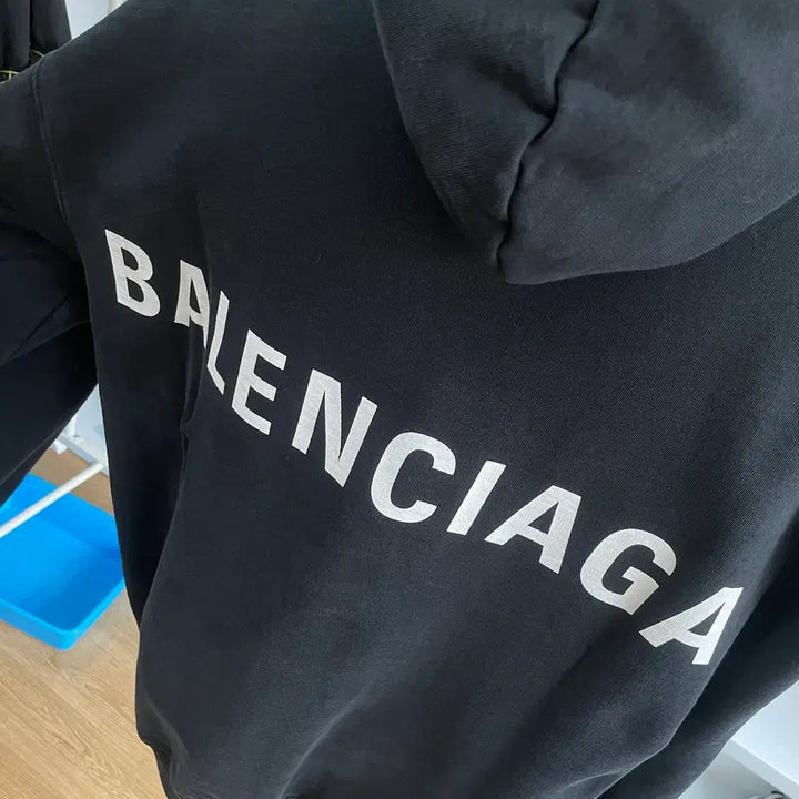 [BUNJANG] Balenciaga Back Logo Hoodie Sweatshirt / [새상품급,100-105] 발렌시아가 백로고 후드 맨투맨 스웻