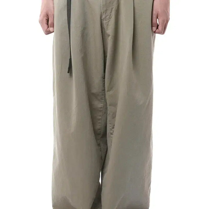 [SOLD OUT] 이얼즈어고 원턱 와이드 치노 오이스터