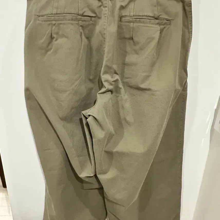 [SOLD OUT] 이얼즈어고 원턱 와이드 치노 오이스터
