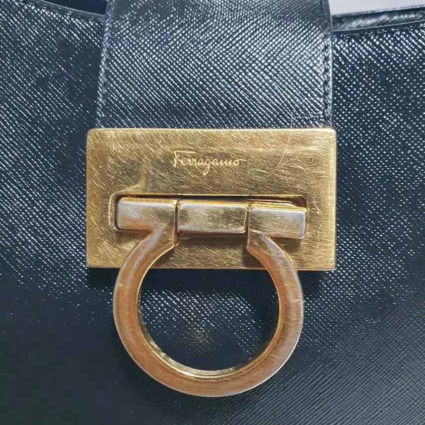 [SOLD OUT] 정품 ㅡ페라가모 ㅡ숄더백