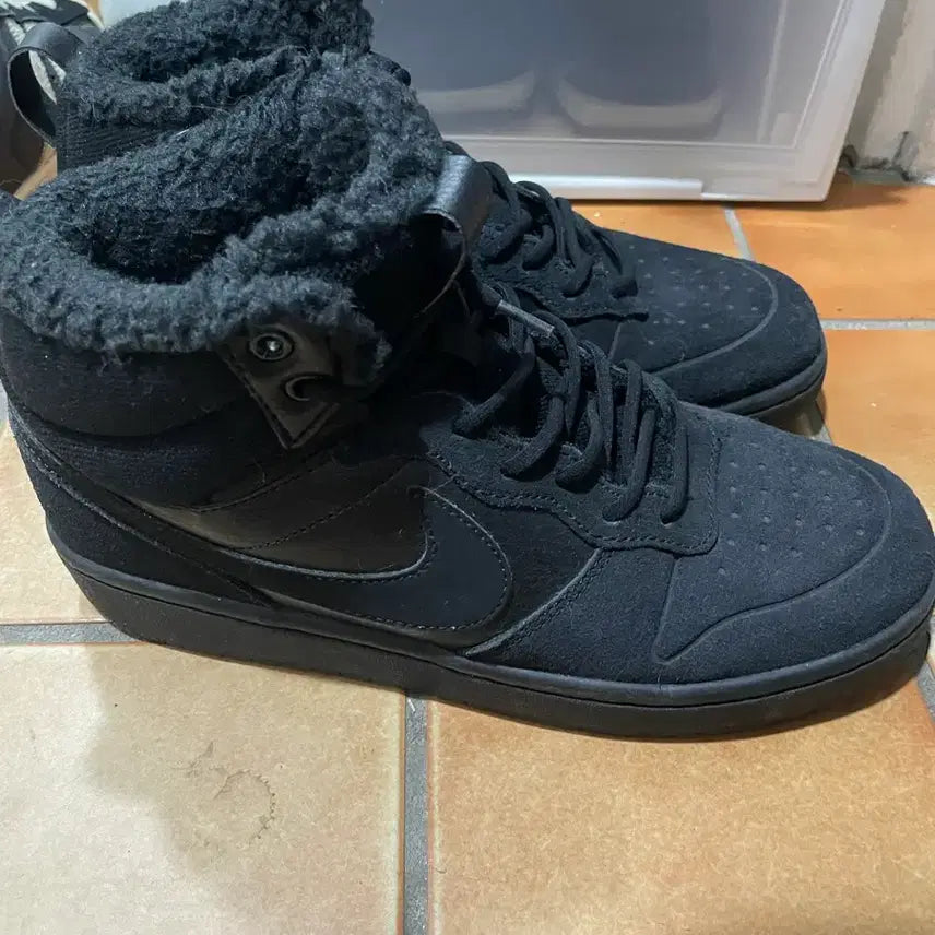 [BUNJANG] Nike Court Borough Mid 2 Boots 245mm / 나이키 코트 버로우 미드2 부츠 245mm