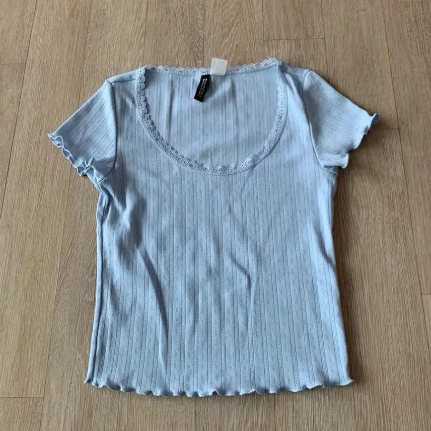 [BUNJANG] H&amp;M Punching Short Sleeve Top XS / (새상품) H&amp;M 펀칭 반팔 소라 XS