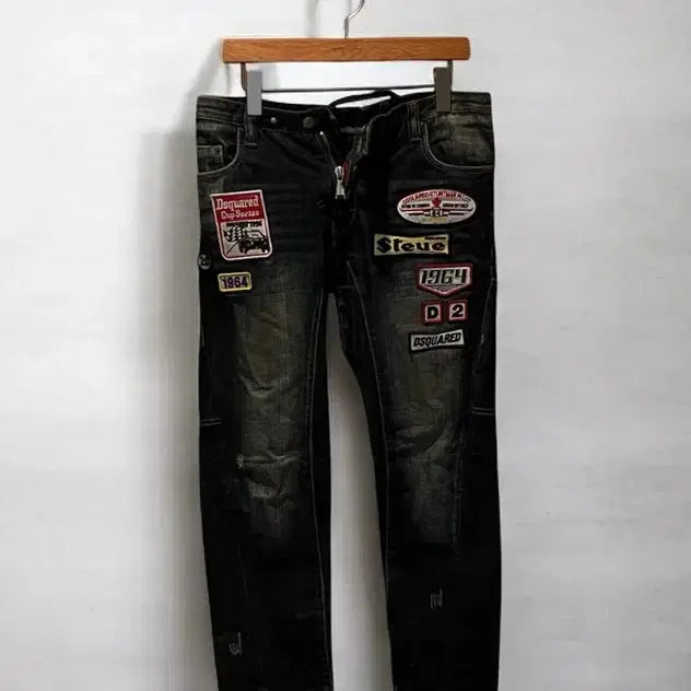 [SOLD OUT] 디스퀘어드 블랙 데님 패치 청바지 46