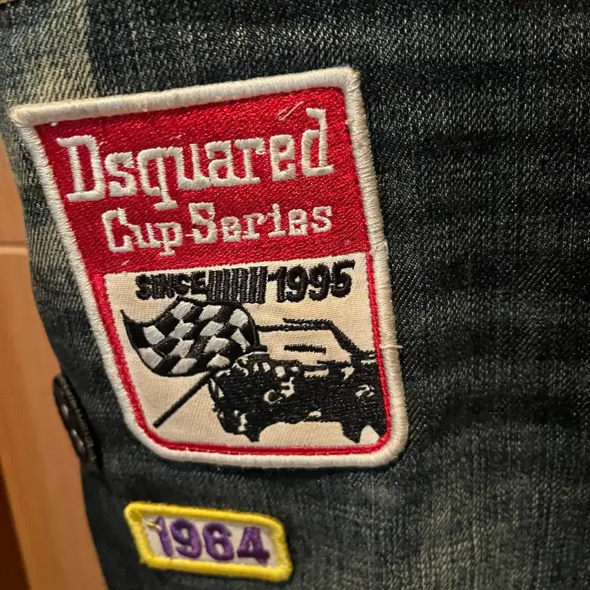 [SOLD OUT] 디스퀘어드 블랙 데님 패치 청바지 46